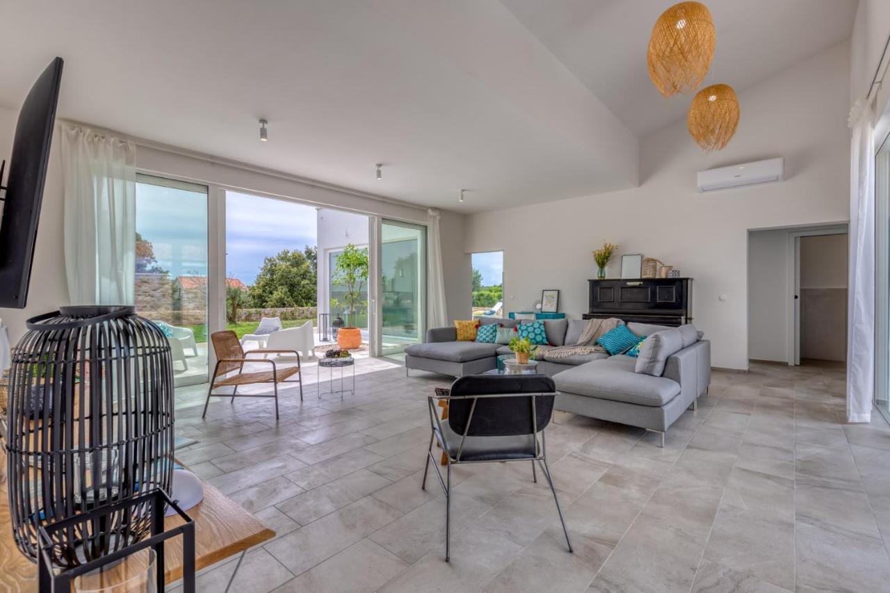 Villa Vela Muline - 8 Plus 2 Guests - Heated Pool Углян Екстериор снимка